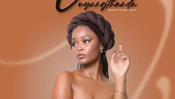 Sbahle - Uthe Uyangithanda (feat. Mjolisi & Pretty Masompisi) Afro House King