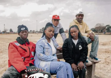 Travis Jr , Calvin Shaw & Toxiq - Isbhanxa (feat. Nomcebo Vocals & Happiness Priddy) Afro House King