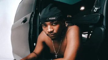 EeQue, Criimora b.k.z & Beekay Monalayzzar - Viano (feat. Swizxle, Senzo02 & Essa Kay) 6 EeQue, Criimora b.k.z & Beekay Monalayzzar - Viano (feat. Swizxle, Senzo02 & Essa Kay) Afro House King