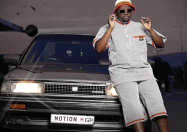 Dinho, Tumza D'kota & Ag'zo - Motion EP 31 Dinho, Tumza D'kota & Ag'zo - Motion EP Afro House King